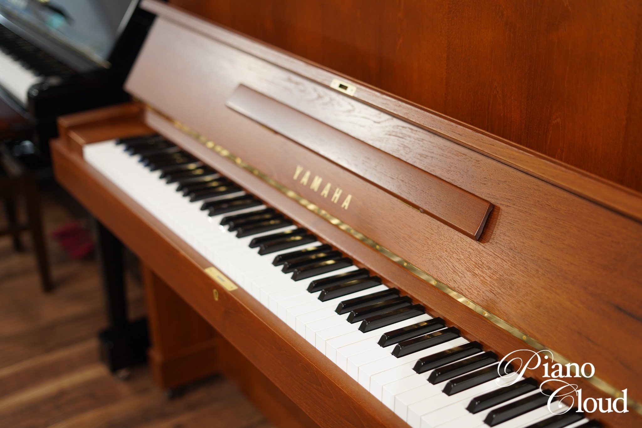 中古アップライトピアノ W103