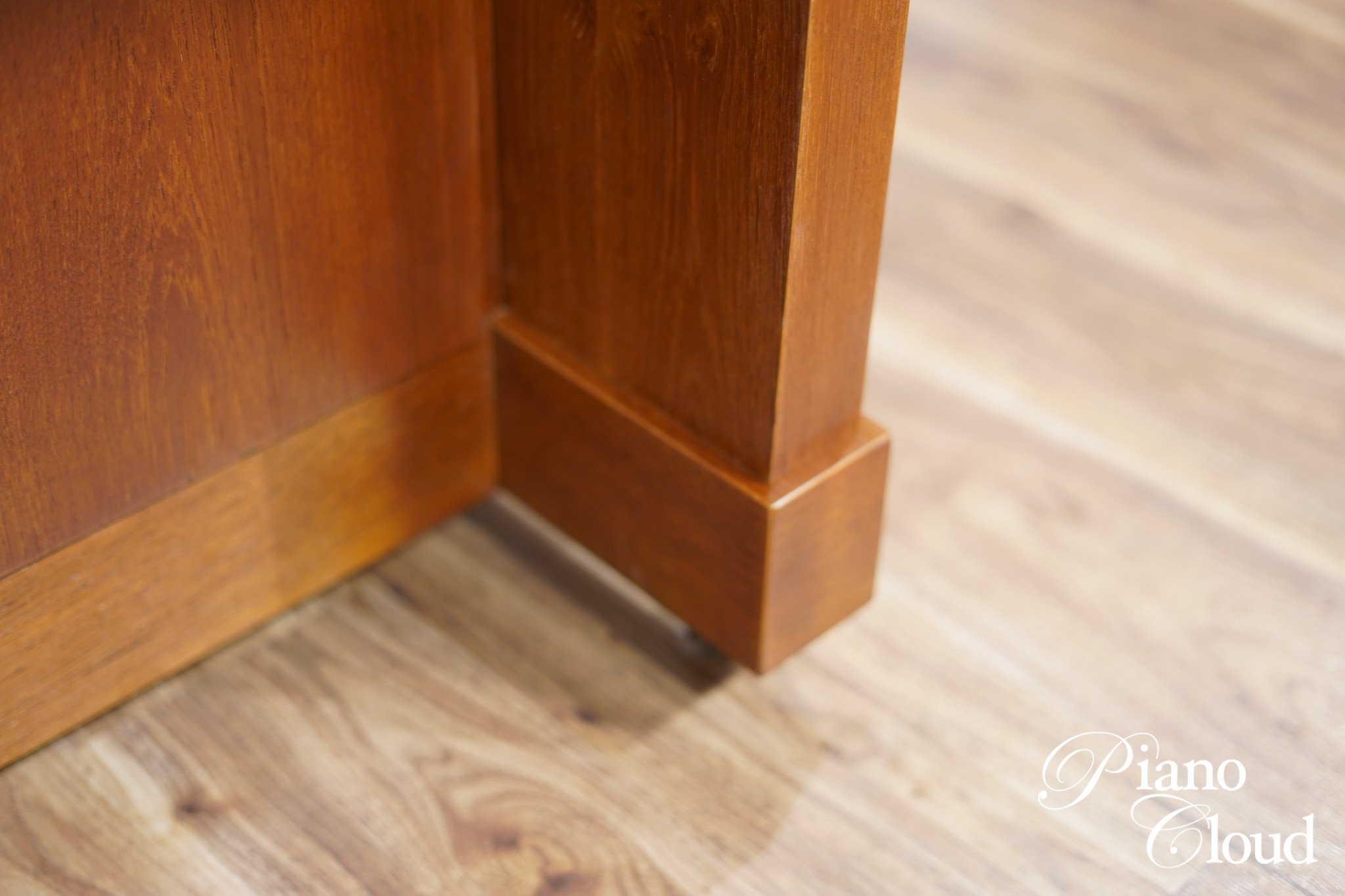 中古アップライトピアノ W103