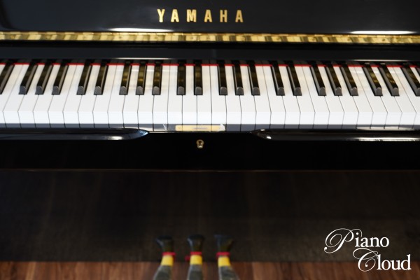 中古アップライトピアノ YUX【レンタル可能】