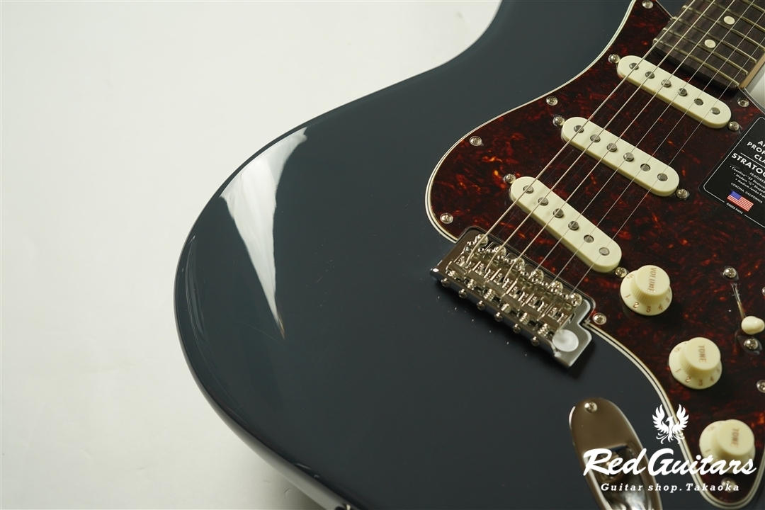 American Professional Classic Stratocaster - Faded Black