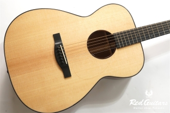 Model OM. Sitka Spruce/African Mahogany