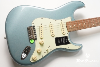 VINTERA ’60S STRATOCASTER - Ice Blue Metallic