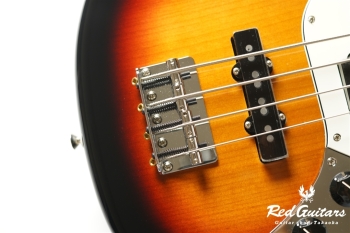 Player II Mustang Bass PJ - 3-Color Sunburst
