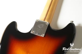 Player II Mustang Bass PJ - 3-Color Sunburst
