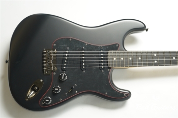 Made in Japan Limited Hybrid II Stratocaster Noir - Black