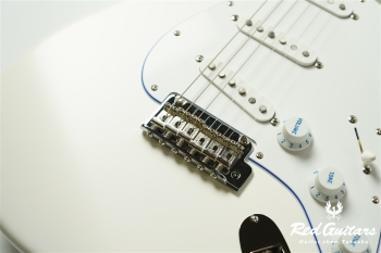 Made in Japan Limited Hybrid II Stratocaster Blanc - White