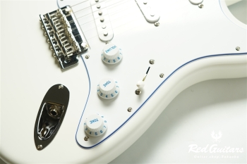 Made in Japan Limited Hybrid II Stratocaster Blanc - White