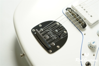 Made in Japan Limited Hybrid II Jazzmaster Blanc