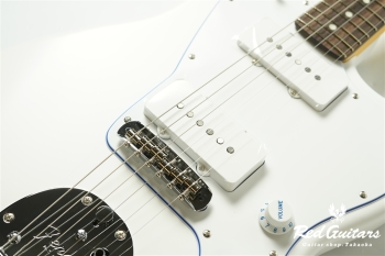 Made in Japan Limited Hybrid II Jazzmaster Blanc