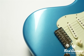 American Professional Classic Stratocaster - Faded Lake Placid Blue