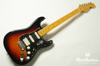American Professional Classic Stratocaster HSS - 3 Color Sunburst