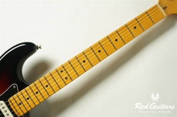 American Professional Classic Stratocaster HSS - 3 Color Sunburst