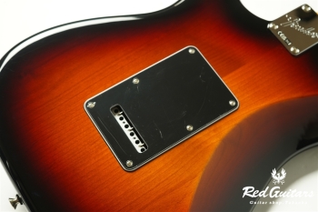 American Professional Classic Stratocaster HSS - 3 Color Sunburst