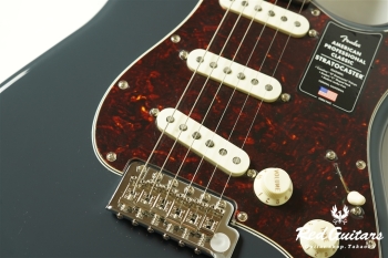 American Professional Classic Stratocaster - Faded Black