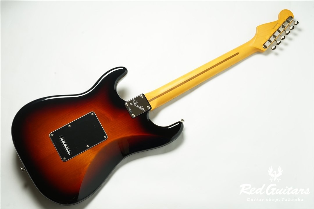 American Professional Classic Stratocaster HSS - 3 Color Sunburst