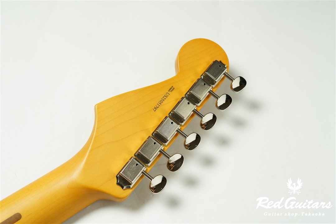 American Professional Classic Stratocaster HSS - 3 Color Sunburst