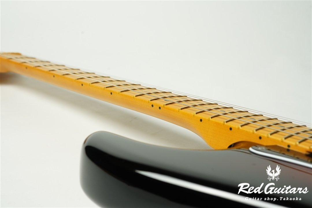 American Professional Classic Stratocaster HSS - 3 Color Sunburst