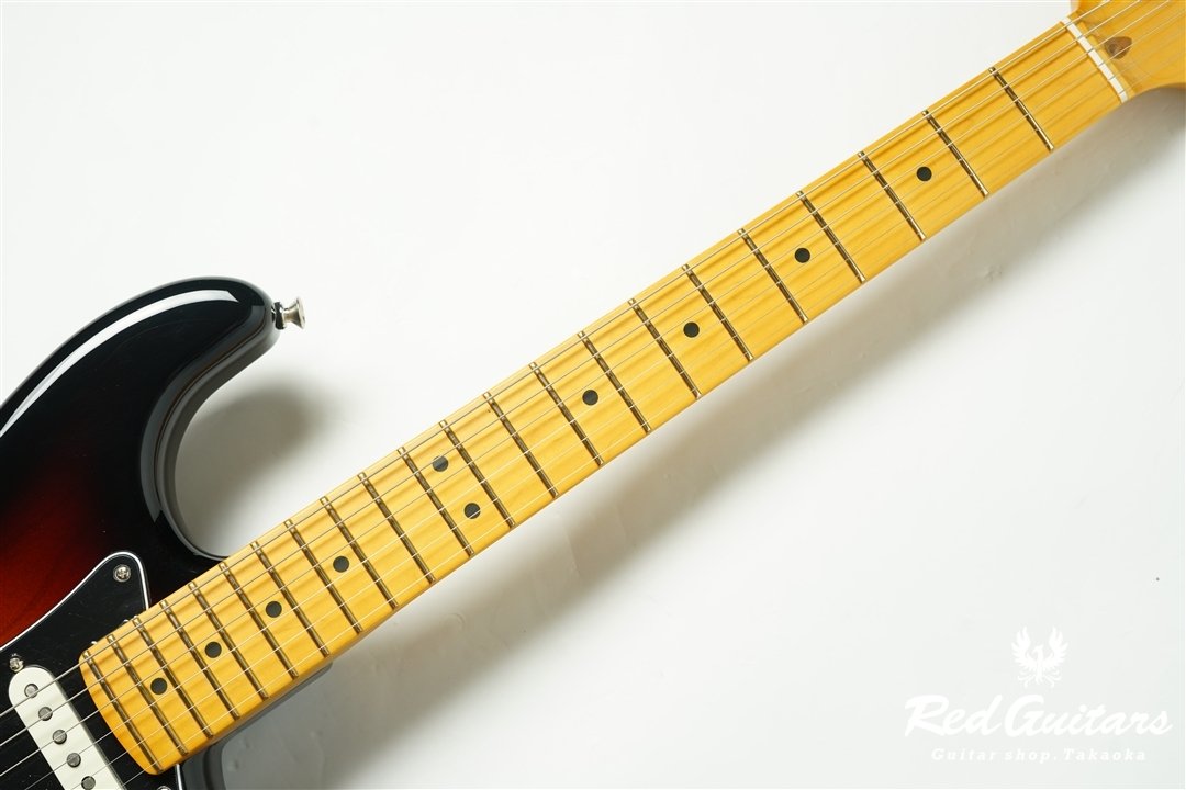 American Professional Classic Stratocaster HSS - 3 Color Sunburst