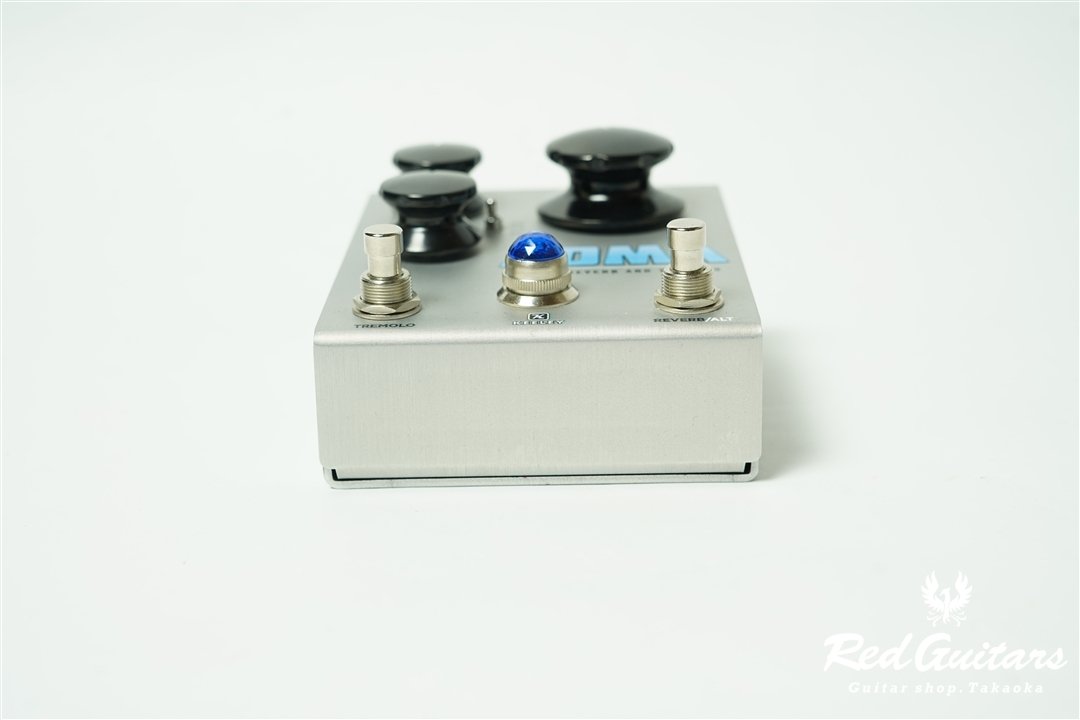 ZOMA ‐ Stereo Reverb and Tremolo