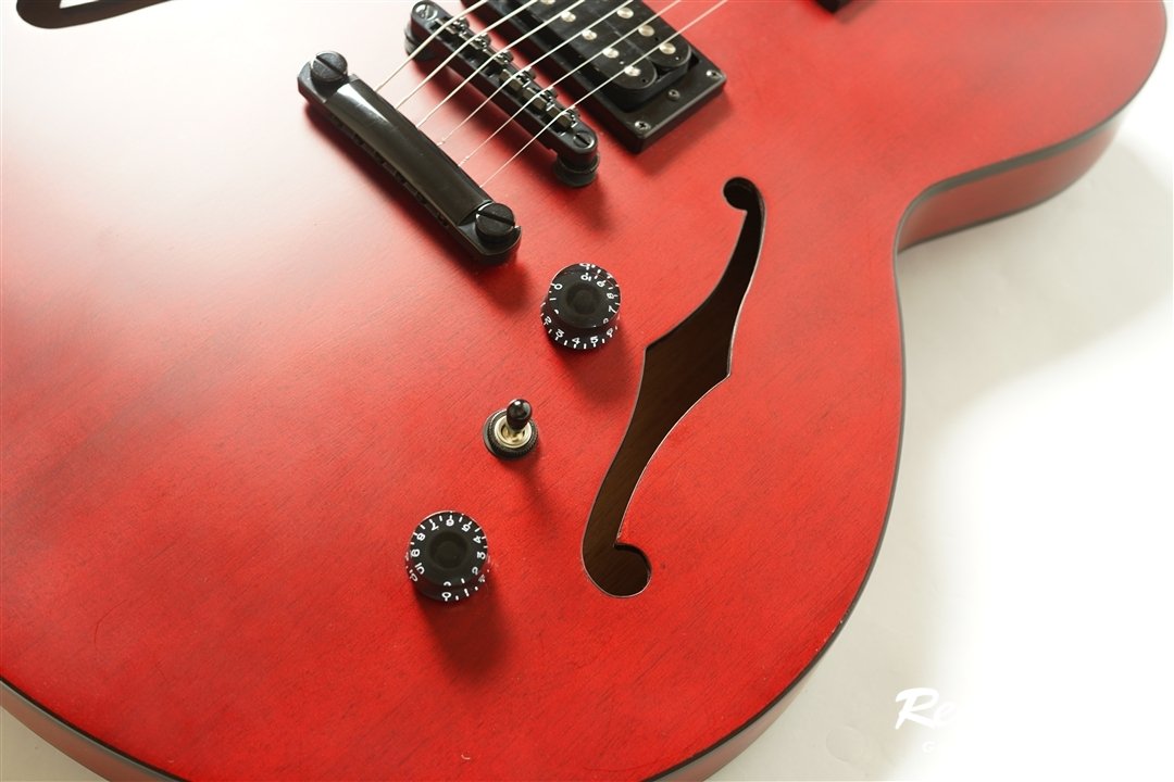 Dot Studio - Worn Cherry