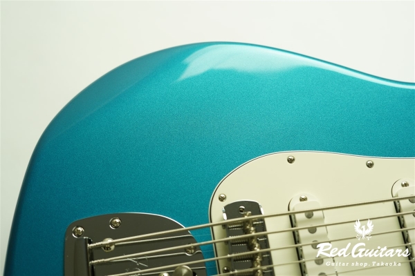 Vintera II ’60s Bass VI - Lake Placid Blue