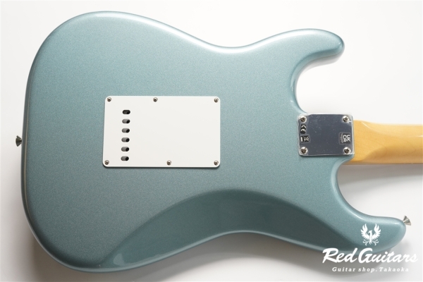 VINTERA ’60S STRATOCASTER - Ice Blue Metallic
