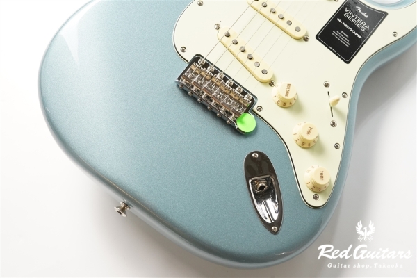 VINTERA ’60S STRATOCASTER - Ice Blue Metallic