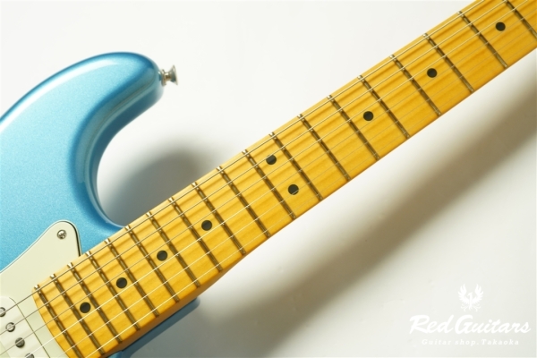 American Professional Classic Stratocaster - Faded Lake Placid Blue