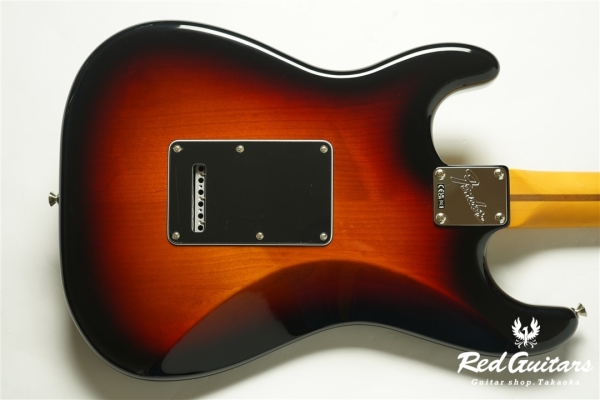 American Professional Classic Stratocaster HSS - 3 Color Sunburst
