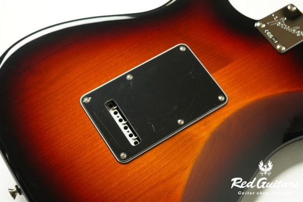 American Professional Classic Stratocaster HSS - 3 Color Sunburst