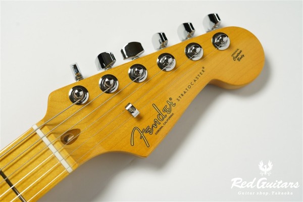 American Professional II Stratocaster - Miami Blue