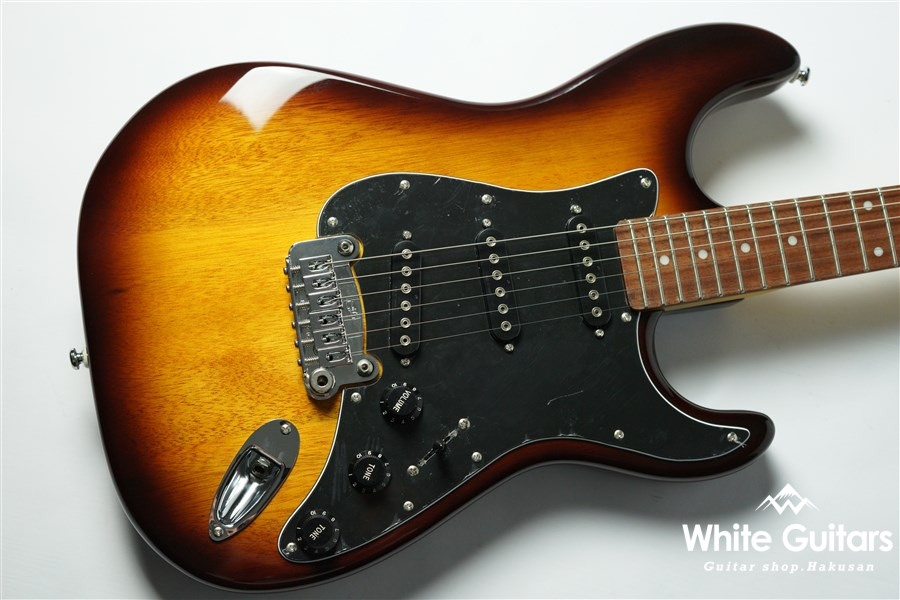 G&L Tribute S-500 TS | White Guitars Online Store