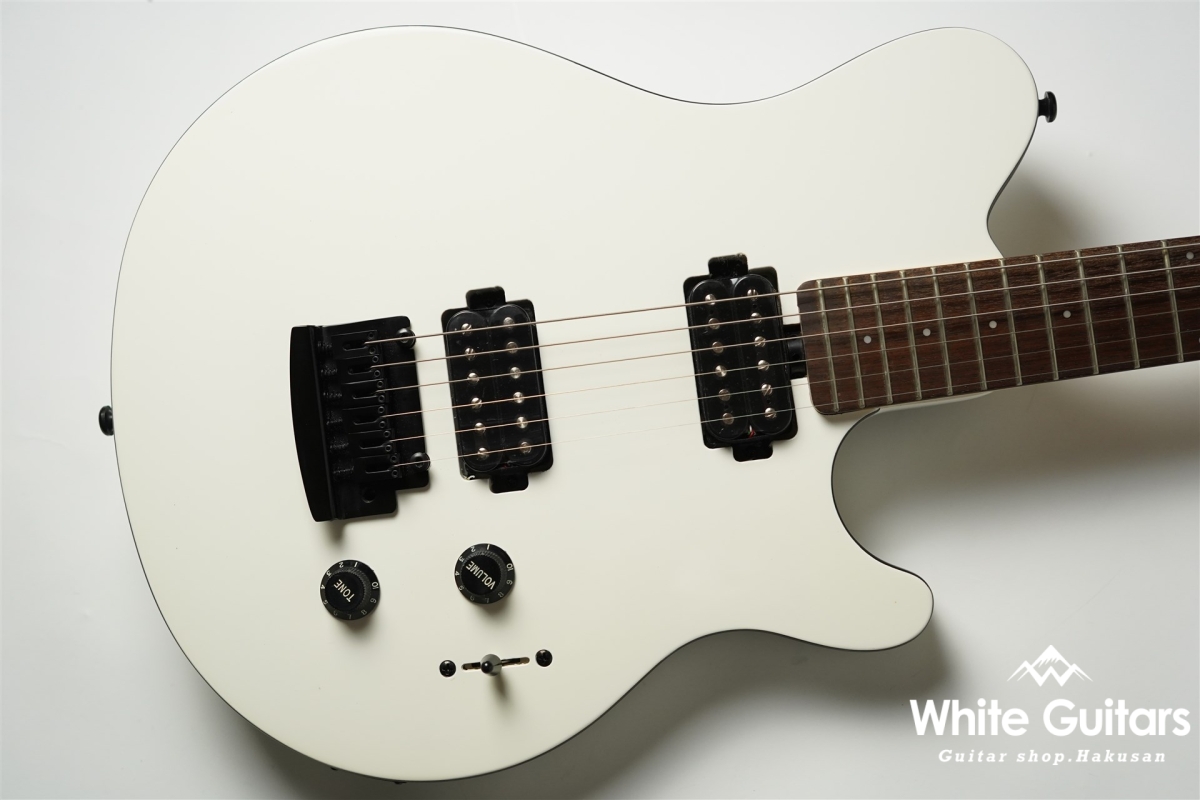 Sterling by MUSIC MAN AXIS SUB AX3S-WH-R1 - White | White Guitars 