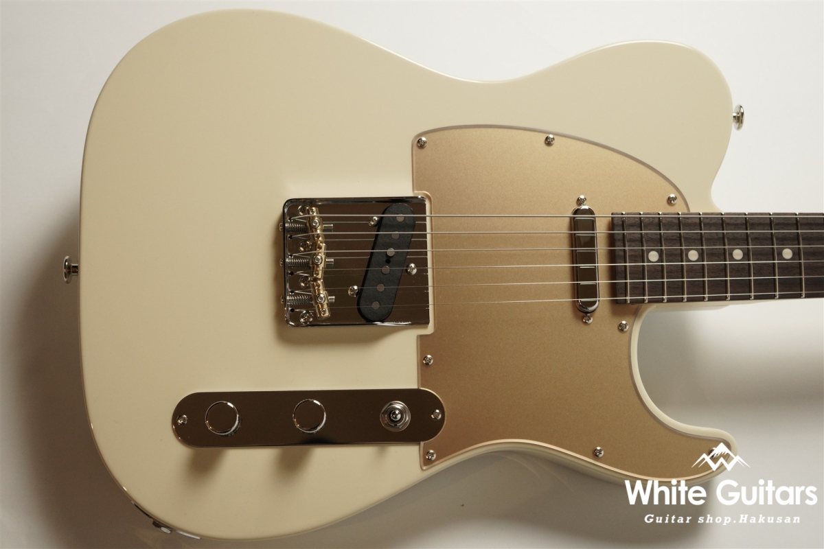 MT1-STD/R - Olympic White / Gold Acryl Pick Guard