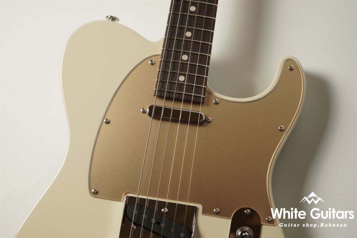 MT1-STD/R - Olympic White / Gold Acryl Pick Guard