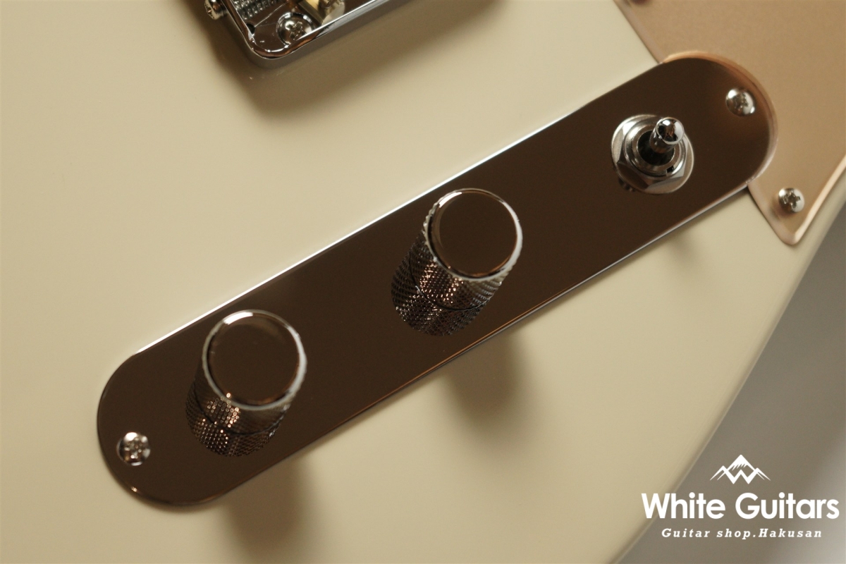 MT1-STD/R - Olympic White / Gold Acryl Pick Guard
