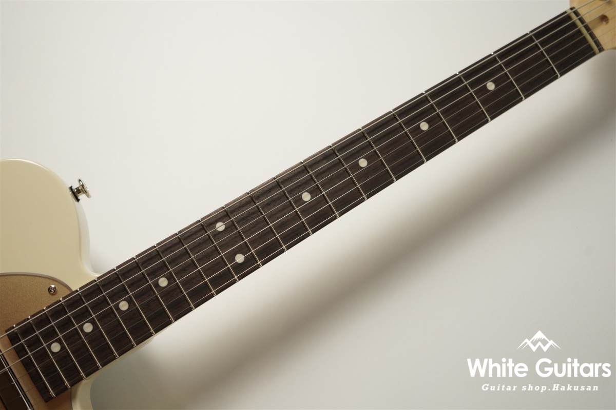 MT1-STD/R - Olympic White / Gold Acryl Pick Guard