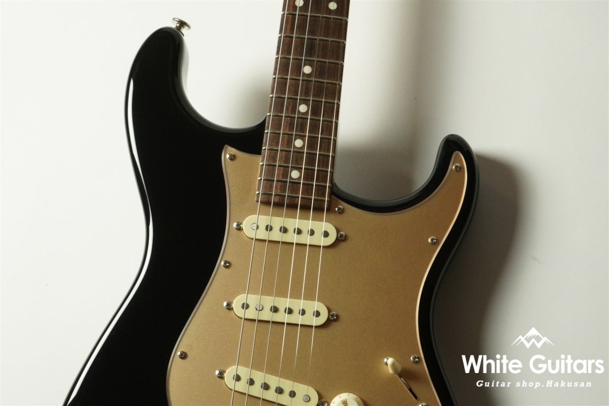 MOMOSE MC1-STD/R - Black / Gold Acryl Pick Guard | White Guitars