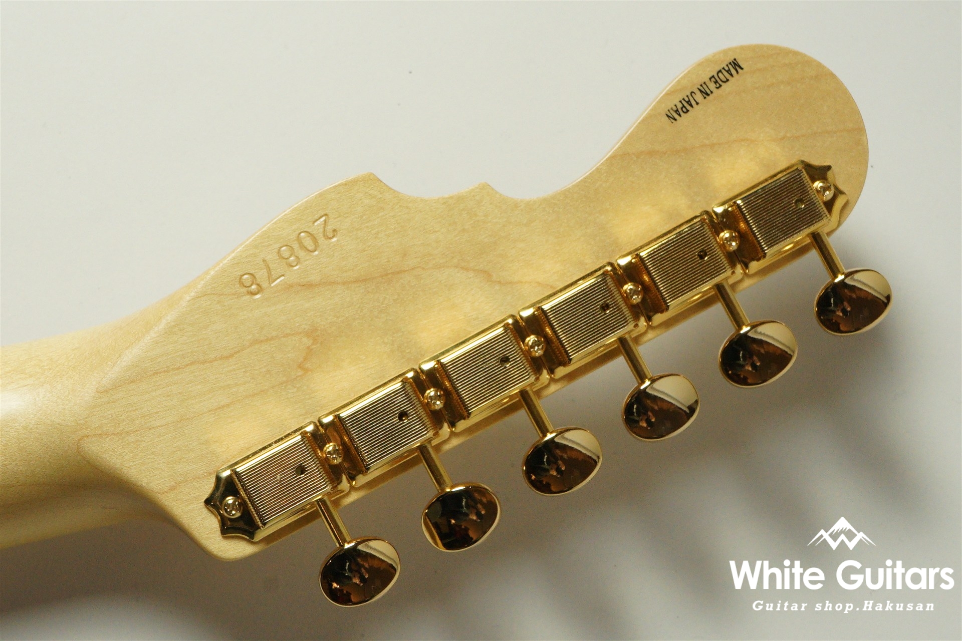 MOMOSE MC2-STD/M - White Blonde / Gold Parts | White Guitars