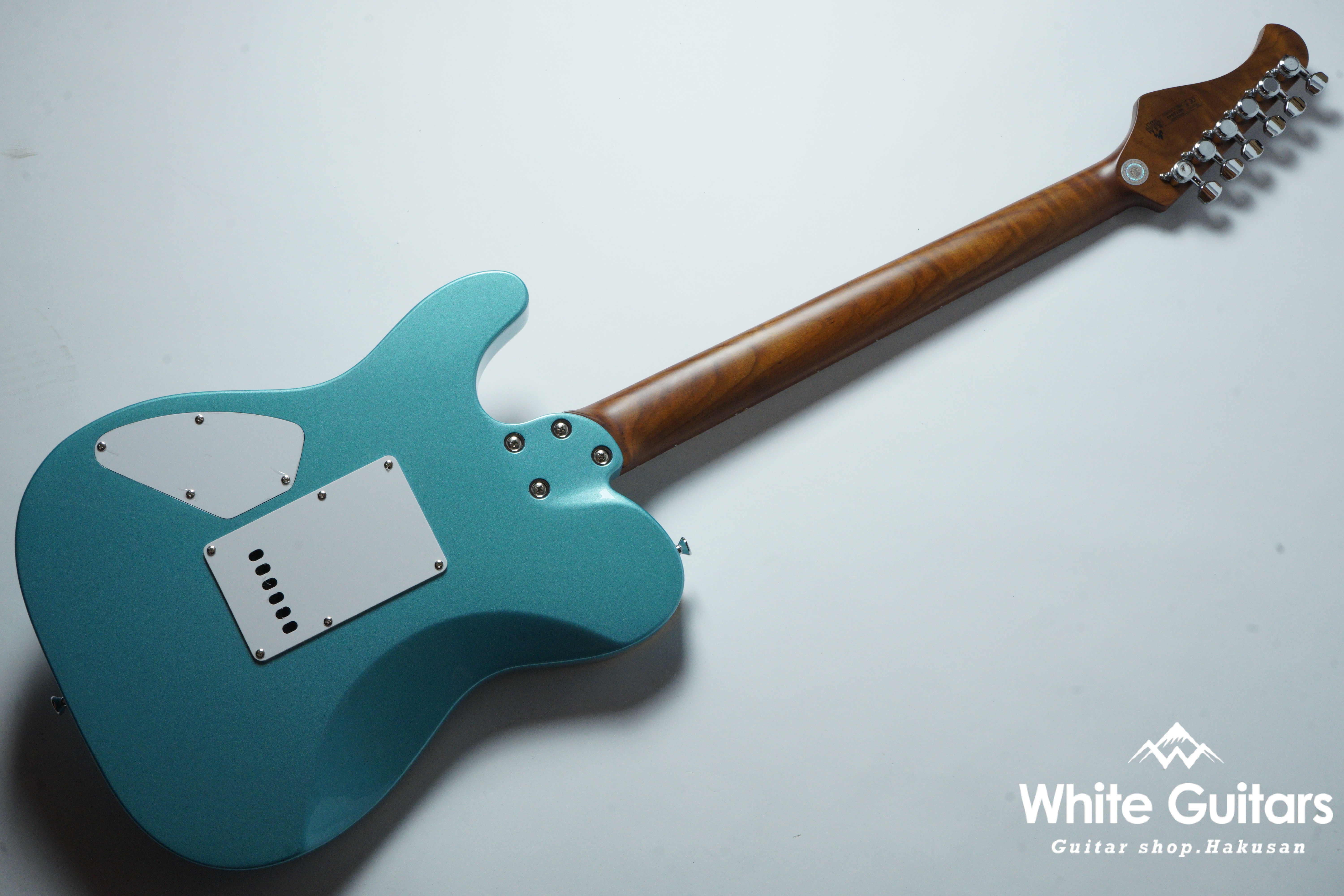 YW* 美品 Bacchus TACTICS24-ASH/RSM ホワイト Bacchus TACTICS24-ASH/RSM - White Blonde | Blue Guitars Online Store