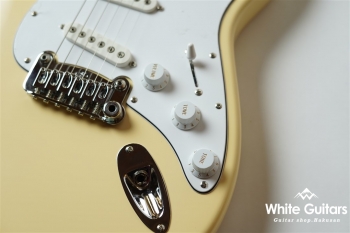 Tribute Series S-500 Maple - Vintage White