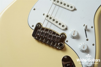 Tribute Series S-500 Maple - Vintage White