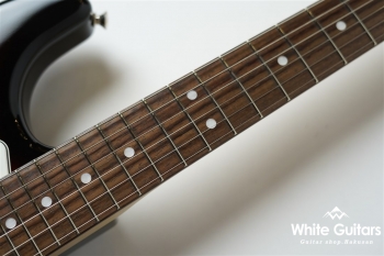 Made in Japan Traditional Late 60s Stratocaster - 3 Color Sunburst