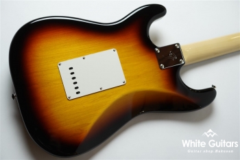 Made in Japan Traditional Late 60s Stratocaster - 3 Color Sunburst