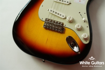 Made in Japan Traditional 60s Stratocaster - 3-Color Sunburst