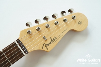 Made in Japan Traditional 60s Stratocaster - 3-Color Sunburst