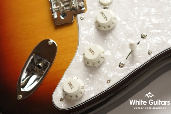  2021 Collection Made in Japan Hybrid II Stratocaster- Metallic 3-Color Sunburst