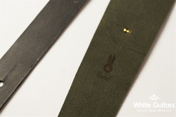 Plain Leather - Ebony & Round Studs