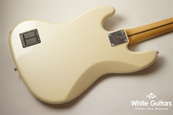 Player Plus Jazz Bass - Olympic Pearl