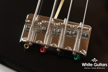 Made in Japan Traditional 60s Jazz Bass - Black